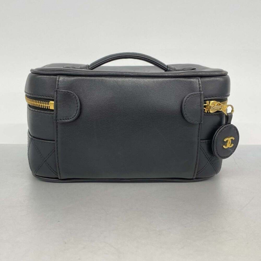 CHANEL Black Lambskin Leather Vanity Bag - Picture 11 of 11